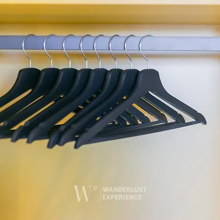 Wanderlust Experience Waves Lux باري