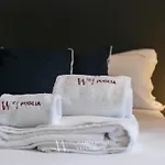 Wanderlust Experience Waves Lux