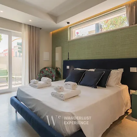 Wanderlust Experience Waves Lux